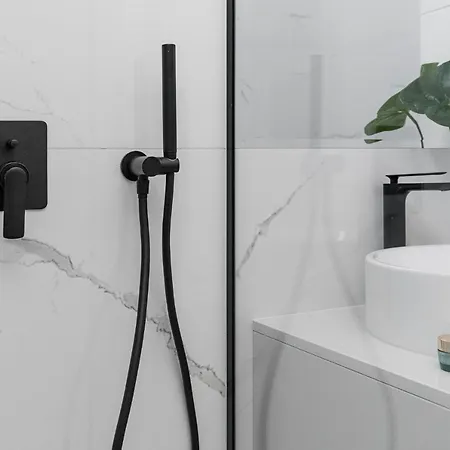 White Superior By Oneapartments