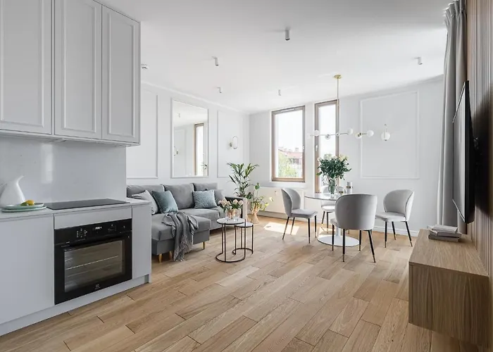 White Superior By Oneapartments غدانسك